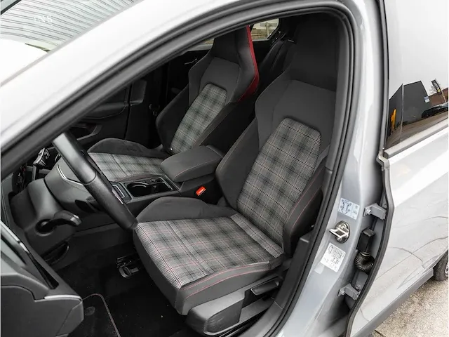Volkswagen golf gti 2.0 tsi 245pk automaat 2020 achteruitrijcamera stoel & stuurverwarming led mistlampen 19"inch - afbeelding 4 van  39