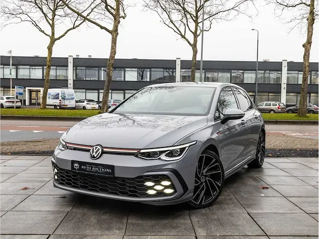 Volkswagen golf gti 2.0 tsi 245pk automaat 2020 achteruitrijcamera stoel & stuurverwarming led mistlampen 19"inch - afbeelding 1 van  39