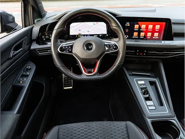 Volkswagen golf gti clubsport 2.0 tsi 300pk automaat 2021 panoramadak achteruitrijcamera adaptive cruise 19"inch - afbeelding 9 van  36