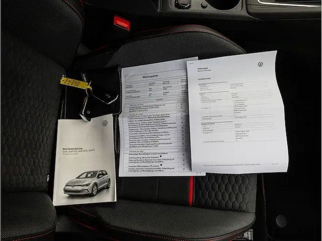 Volkswagen golf gti clubsport 2.0 tsi 300pk automaat 2021 panoramadak achteruitrijcamera adaptive cruise 19"inch - afbeelding 24 van  36