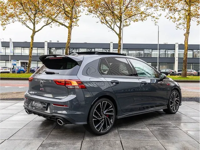 Volkswagen golf gti clubsport 2.0 tsi 300pk automaat 2021 panoramadak achteruitrijcamera adaptive cruise 19"inch - afbeelding 32 van  36