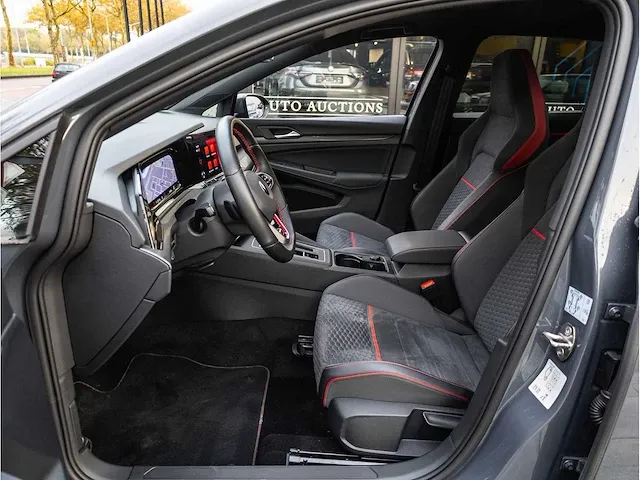 Volkswagen golf gti clubsport 2.0 tsi 300pk automaat 2021 panoramadak achteruitrijcamera adaptive cruise 19"inch - afbeelding 4 van  36