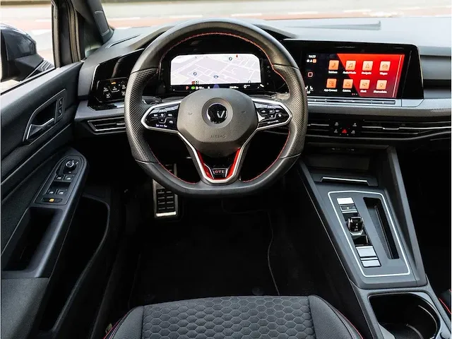Volkswagen golf gti clubsport 2.0 tsi 300pk automaat 2021 panoramadak achteruitrijcamera adaptive cruise 19"inch - afbeelding 9 van  36