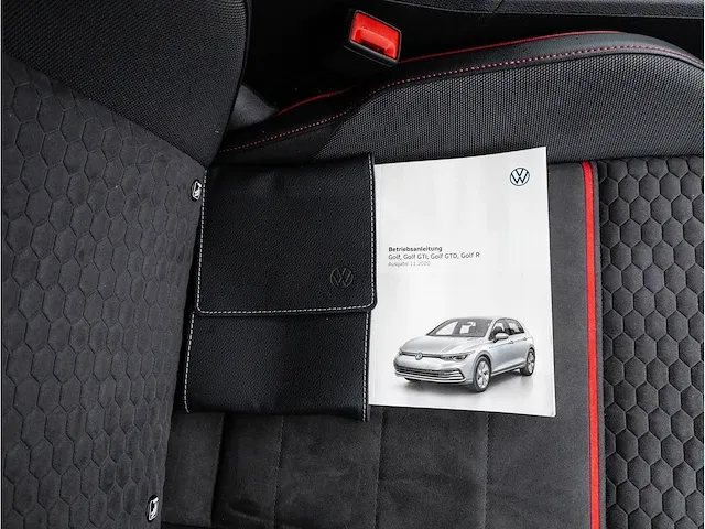 Volkswagen golf gti clubsport 2.0 tsi 300pk automaat 2021 panoramadak adaptive cruise led dab 18"inch, x-702-hd - afbeelding 21 van  31