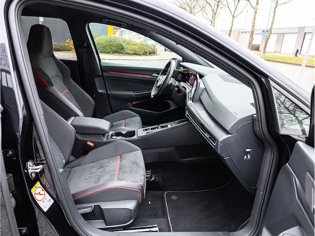 Volkswagen golf gti clubsport 2.0 tsi 300pk automaat 2021 panoramadak adaptive cruise led dab 18"inch, x-702-hd - afbeelding 22 van  31