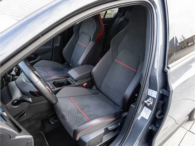 Volkswagen golf gti clubsport 2.0 tsi 300pk automaat 2021 panoramadak camera adaptive cruise 19"inch hagelschade - afbeelding 5 van  35