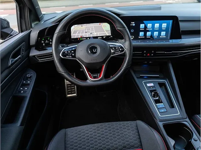 Volkswagen golf gti clubsport 2.0 tsi 300pk automaat 2021 panoramadak camera adaptive cruise 19"inch hagelschade - afbeelding 9 van  35
