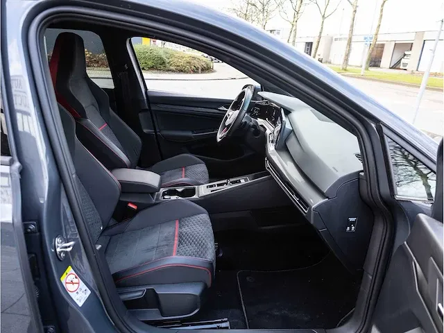 Volkswagen golf gti clubsport 2.0 tsi 300pk automaat 2021 panoramadak camera adaptive cruise 19"inch hagelschade - afbeelding 22 van  35