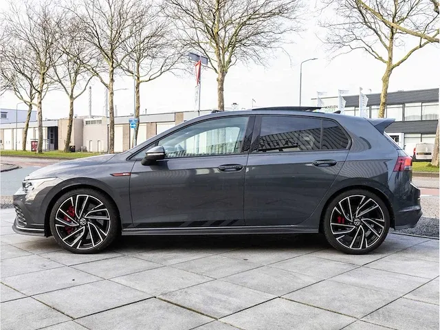 Volkswagen golf gti clubsport 2.0 tsi 300pk automaat 2021 panoramadak camera adaptive cruise 19"inch hagelschade - afbeelding 12 van  35