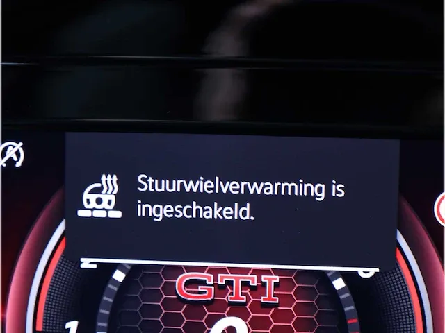 Volkswagen golf gti clubsport 2.0 tsi 300pk automaat 2022 pano camera adaptive stoel&stuurverwarming 19''inch - afbeelding 25 van  35