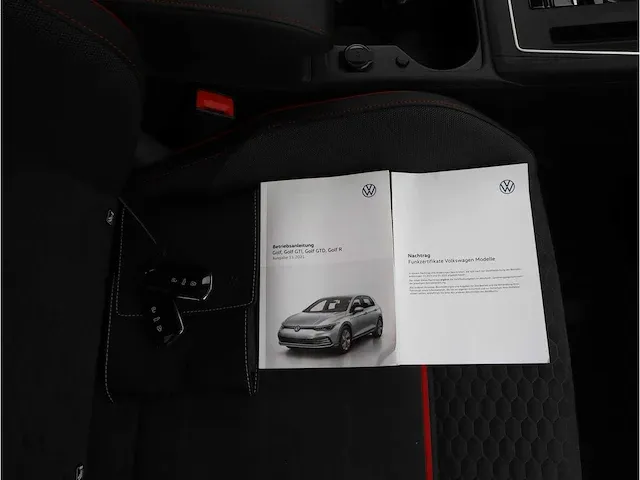 Volkswagen golf gti clubsport 2.0 tsi 300pk automaat 2022 pano camera adaptive stoel&stuurverwarming 19''inch - afbeelding 26 van  35
