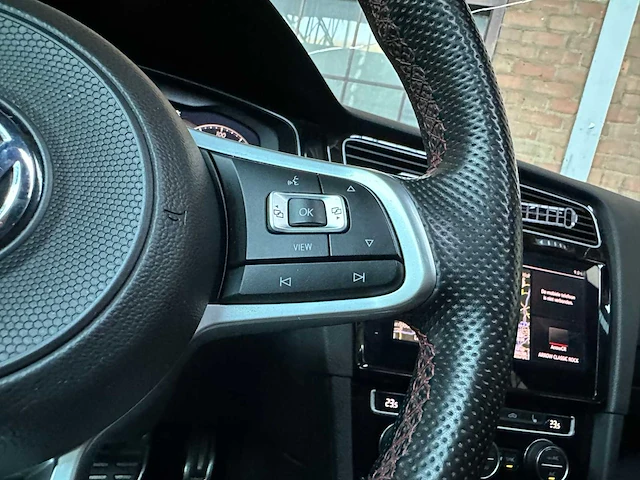 Volkswagen golf gti tcr 7.5 2.0 tsi 290pk 2019, p-824-pt - afbeelding 22 van  56