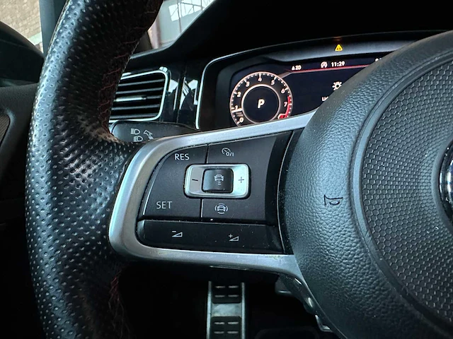 Volkswagen golf gti tcr 7.5 2.0 tsi 290pk 2019, p-824-pt - afbeelding 24 van  56