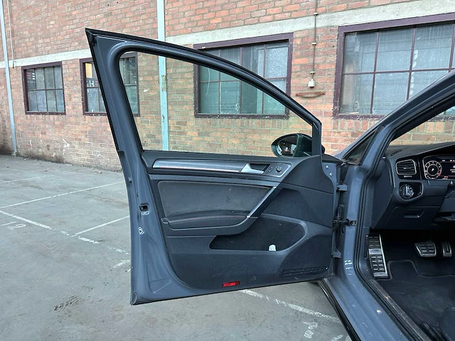 Volkswagen golf gti tcr 7.5 2.0 tsi 290pk 2019, p-824-pt - afbeelding 37 van  56