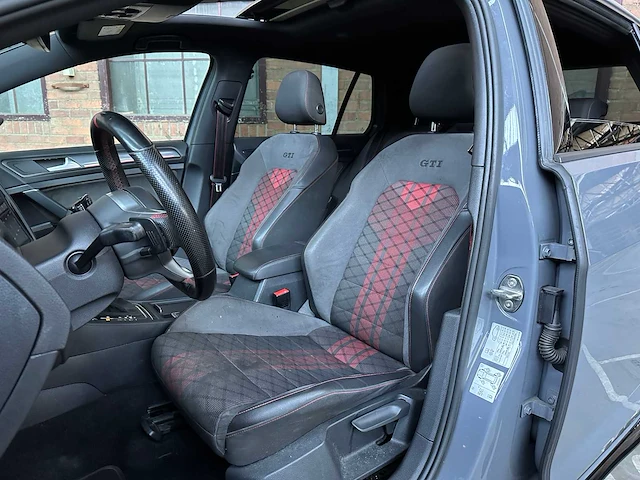 Volkswagen golf gti tcr 7.5 2.0 tsi 290pk 2019, p-824-pt - afbeelding 44 van  56