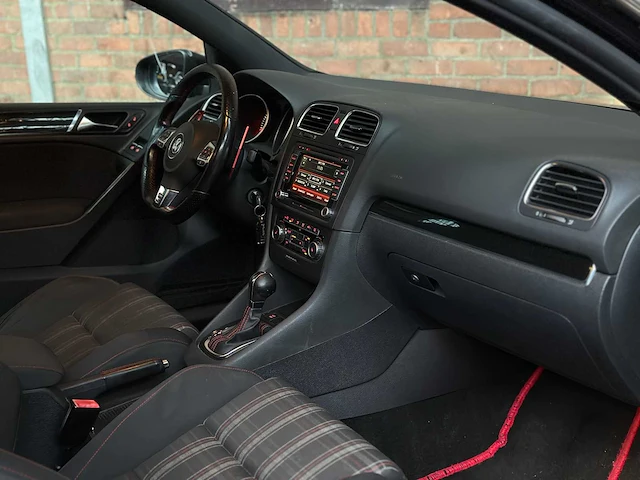 Volkswagen golf gti vi 2.0 dsg 211pk 2010 (new engine 71.547) golf 6, j-699-tz - afbeelding 46 van  89