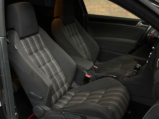 Volkswagen golf gti vi 2.0 dsg 211pk 2010 (new engine 71.547) golf 6, j-699-tz - afbeelding 69 van  89