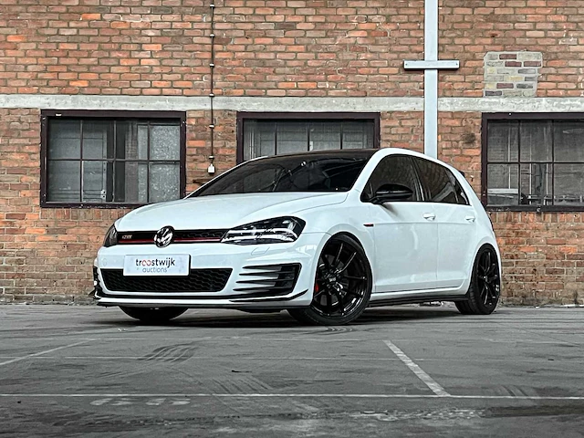 Volkswagen golf gti viii 2.0 tsi 320pk 2015, h-108-fj - afbeelding 1 van  64