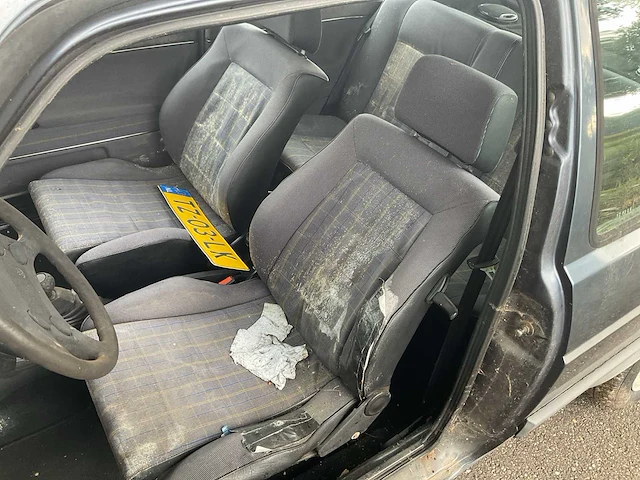 Volkswagen golf personenauto - afbeelding 9 van  13