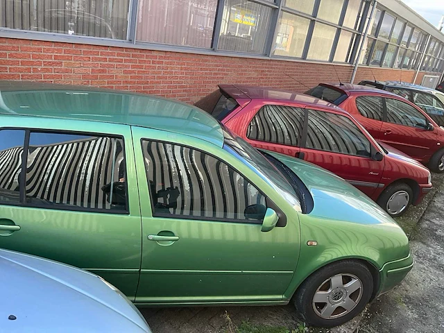 Volkswagen golf personenauto - afbeelding 4 van  11