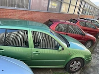 Volkswagen golf personenauto - afbeelding 4 van  11