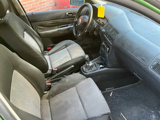 Volkswagen golf personenauto - afbeelding 7 van  11