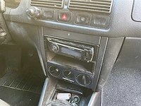 Volkswagen golf personenauto - afbeelding 8 van  11