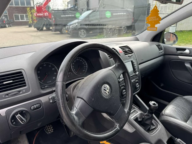 Volkswagen golf personenauto - afbeelding 13 van  14