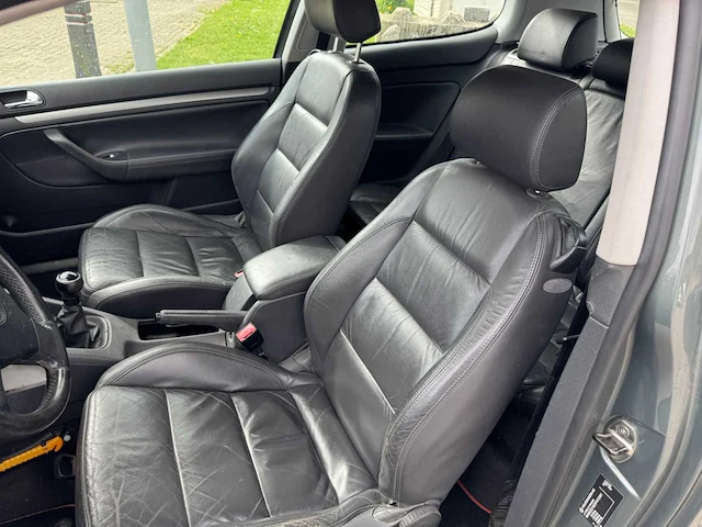 Volkswagen golf personenauto - afbeelding 14 van  14