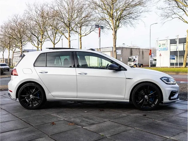 Volkswagen golf r 2.0 tsi 4motion 310pk automaat 2017 panoramadak virtual vol leer dynaudio camera dcc, k-743-nv - afbeelding 29 van  32