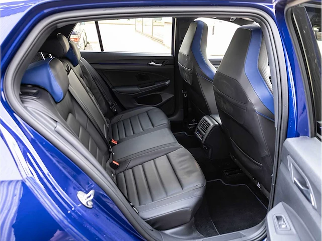 Volkswagen golf r 2.0 tsi 4motion 320pk automaat 2021 full options panodak akrapovic leer stoel ventilatie head-up - afbeelding 48 van  52