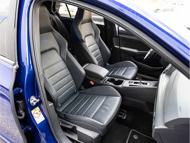Volkswagen golf r 2.0 tsi 4motion 320pk automaat 2021 full options panodak akrapovic leer stoel ventilatie head-up - afbeelding 46 van  52