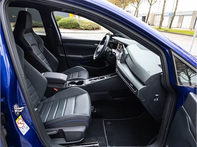 Volkswagen golf r 2.0 tsi 4motion 320pk automaat 2021 panodak vol leer stoel ventilatie harman/kardon drift mode - afbeelding 30 van  38