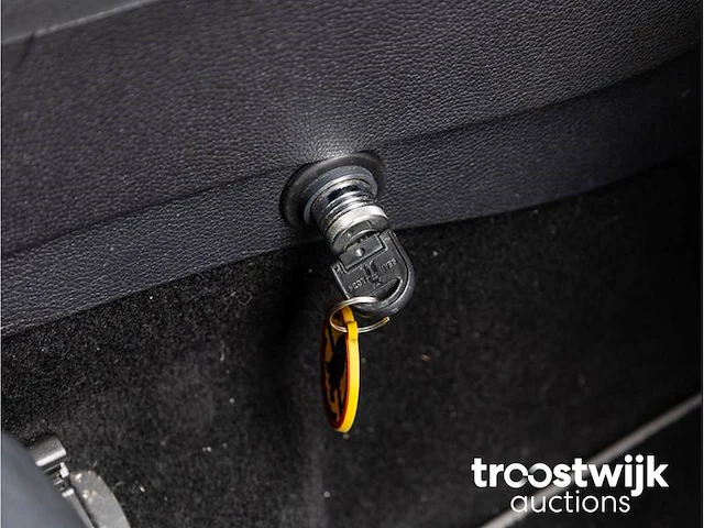 Volkswagen golf r 2.0 tsi 4motion 386pk automaat 2011 vol leer zwart milltek bearlock xenon/led stoelverwarming 19"inch, px-091-n - afbeelding 13 van  26