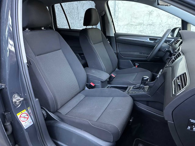 Volkswagen golf sportsvan 1.0 tsi highline 110pk 2018, n-155-rt - afbeelding 30 van  39