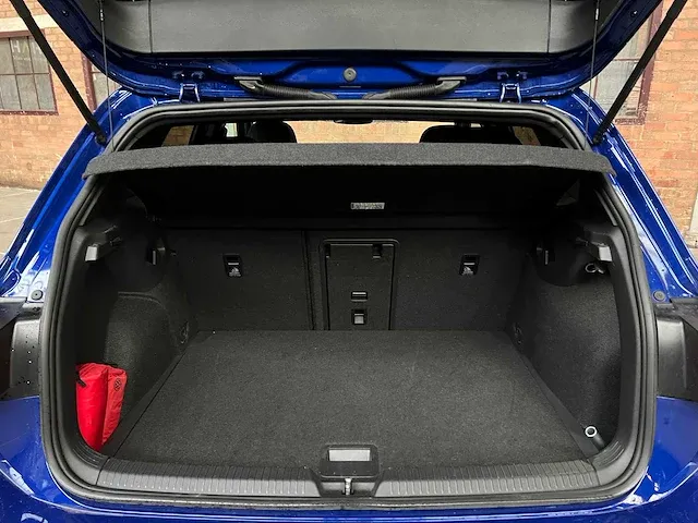 Volkswagen golf viii r 2.0 tsi 4motion 320pk 2021, n-855-xh - afbeelding 46 van  67