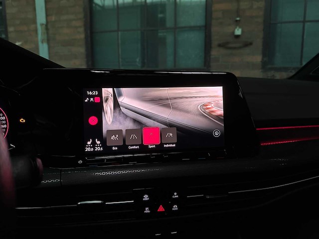 Volkswagen gti clubsport viii 2.0 tsi (golf 8) 300pk 2021, z-241-gh - afbeelding 40 van  61