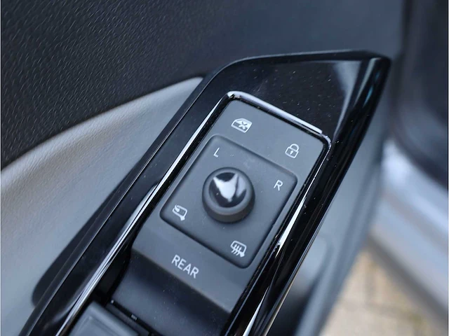 Volkswagen id.3 pro 58 kwh 150kw automaat 2021 - afbeelding 18 van  36