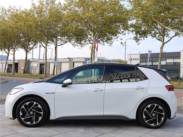 Volkswagen id.3 pro 58 kwh 150kw automaat 2021 - afbeelding 2 van  37