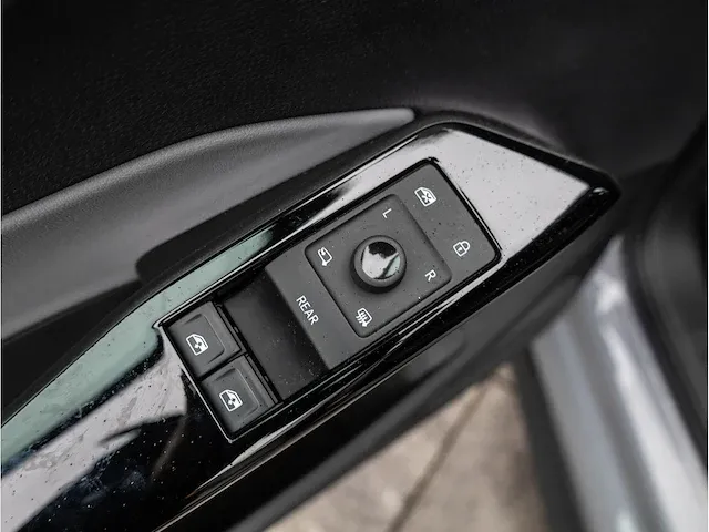 Volkswagen id.3 pro 58kwh 150kw automaat 2020 panoramadak warmtepomp achteruitrijcamera keyless iq light - afbeelding 21 van  33