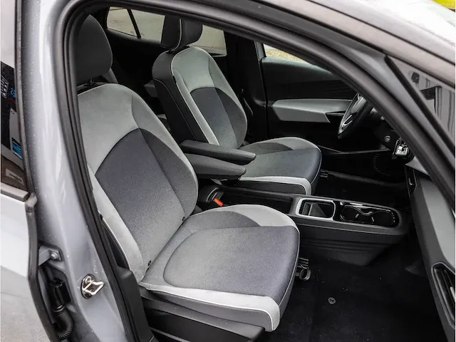 Volkswagen id.3 pro 58kwh 150kw automaat 2020 panoramadak warmtepomp achteruitrijcamera keyless iq light - afbeelding 26 van  33