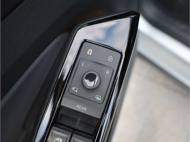 Volkswagen id.4 pro 77 kwh 150kw automaat 2021 - afbeelding 17 van  38