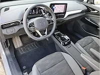 Volkswagen id.4 pure 148pk automaat 2022 virtual navigatie carplay/android led dab - afbeelding 2 van  24