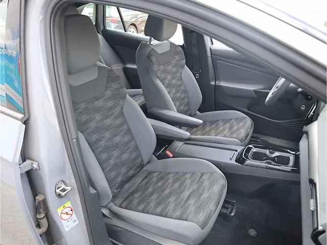 Volkswagen id.4 pure 148pk automaat 2022 virtual navigatie carplay/android led dab - afbeelding 15 van  24