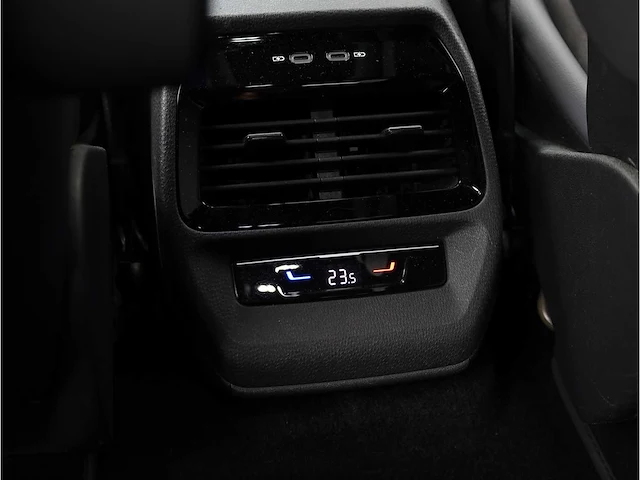 Volkswagen id.5 pro 77 kwh 150kw automaat 2023 - afbeelding 19 van  37