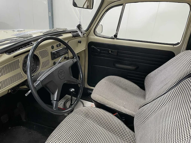 Volkswagen kever - oldtimer - 1972 - afbeelding 13 van  26