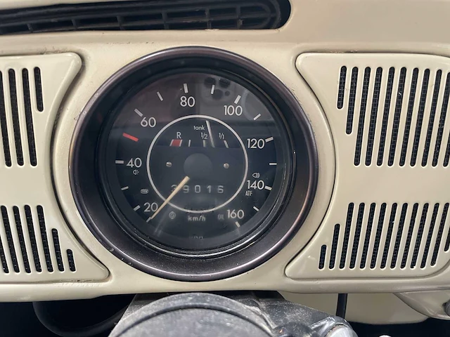 Volkswagen kever - oldtimer - 1972 - afbeelding 16 van  26