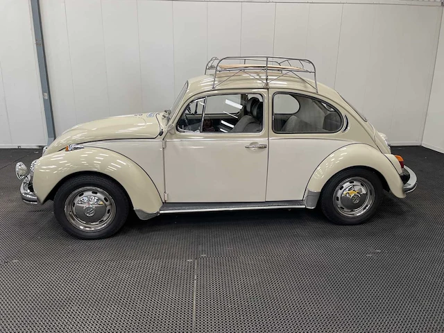 Volkswagen kever - oldtimer - 1972 - afbeelding 2 van  26