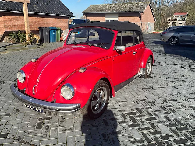 Volkswagen kever cabriolet oldtimer - afbeelding 18 van  18