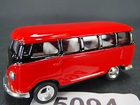 Volkswagen microbus (1962) rood zwart - afbeelding 1 van  5